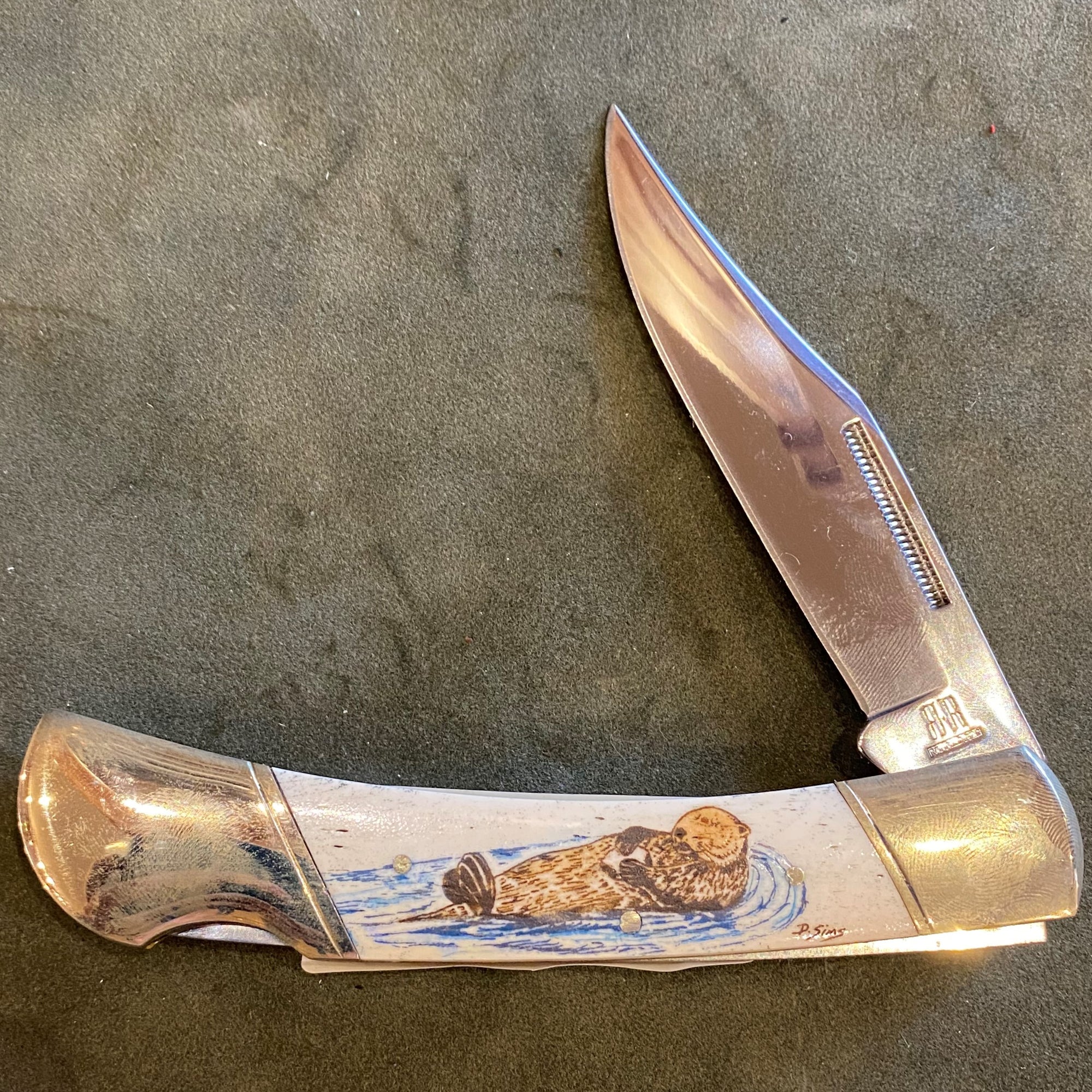 Lock Back 3.75 inch Scrimshaw Knife