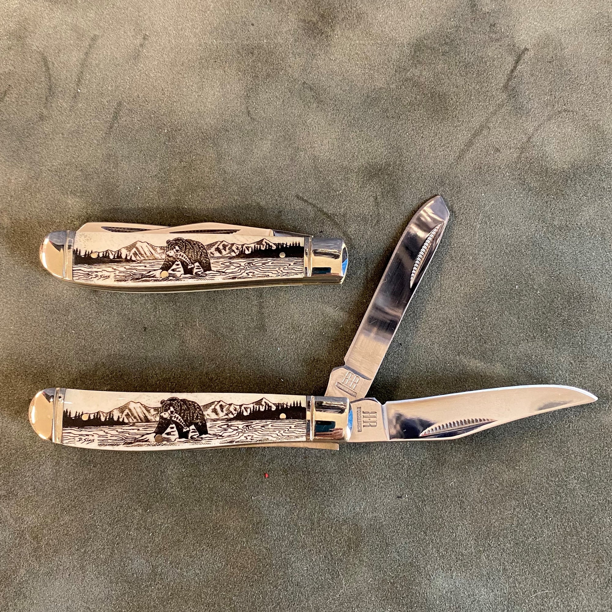 Black Scrimshaw 3.5 inch Knife