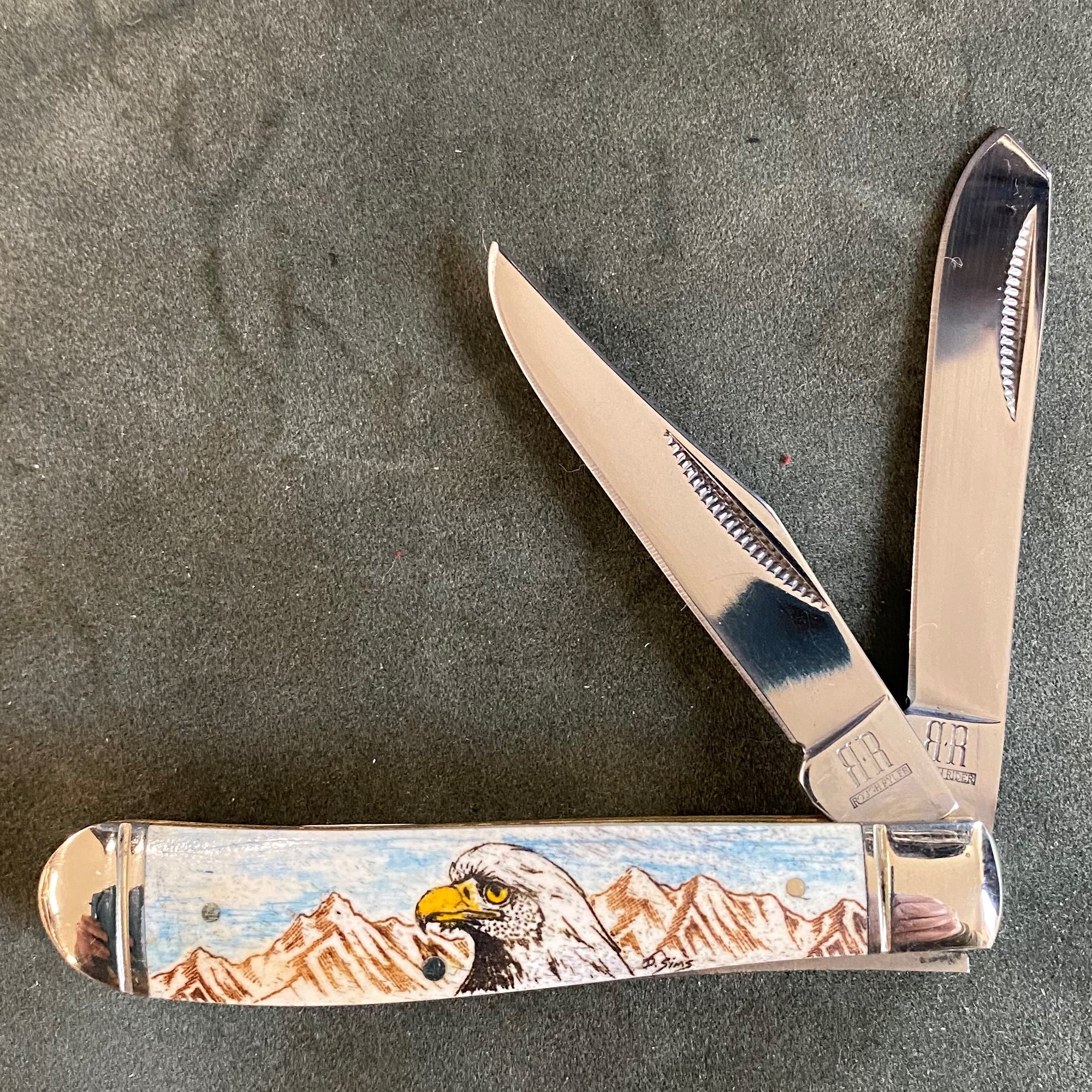 Color Scrimshaw 3.5 inch Knife