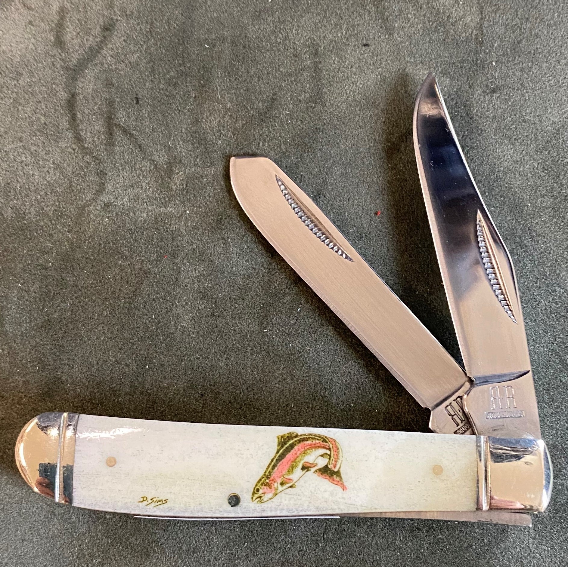 Color Scrimshaw 3.5 inch Knife