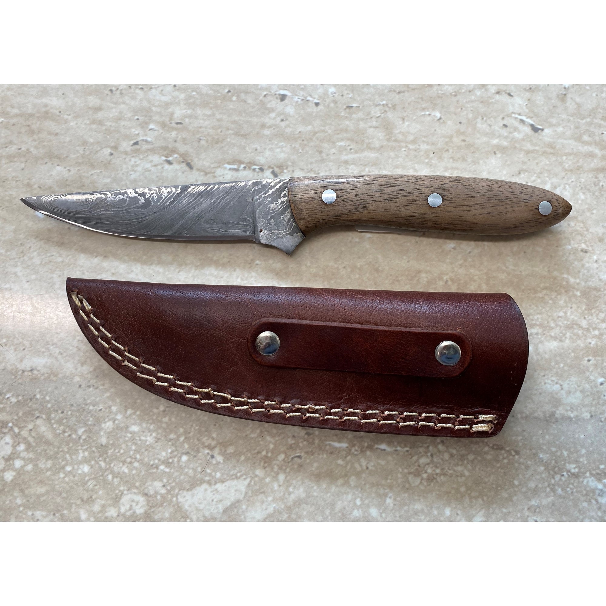Damascus Medium Fixed Knife with Walnut
