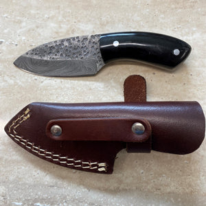 Damascus Skinner With Buffalo Horn Handle