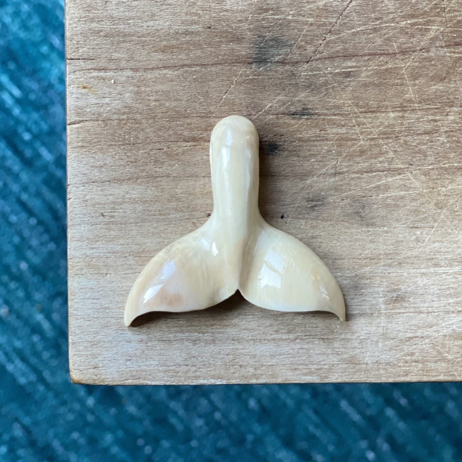 Whale Tail Sm Moose Antler Pendant