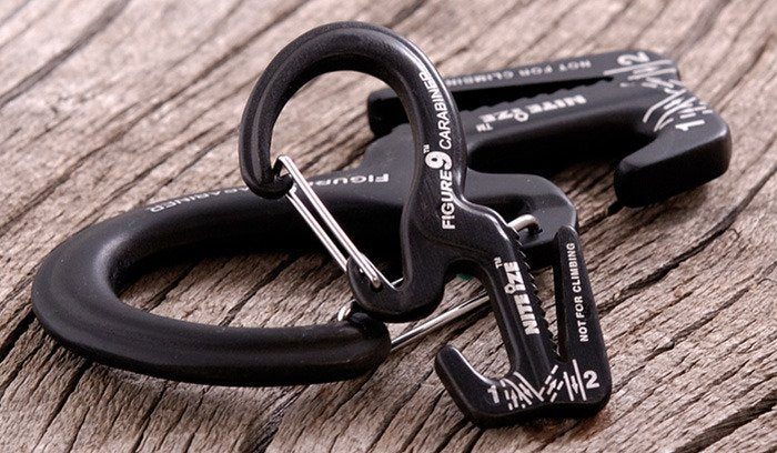 Figure 9 Small Plastic 4 Pack Black